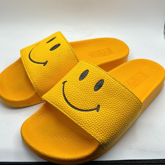 China Town Market Smile Slides - Picture 5 of 7